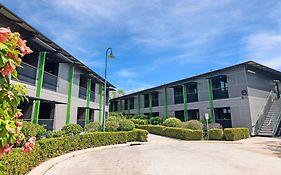 Ibis Darwin Airport Hotel